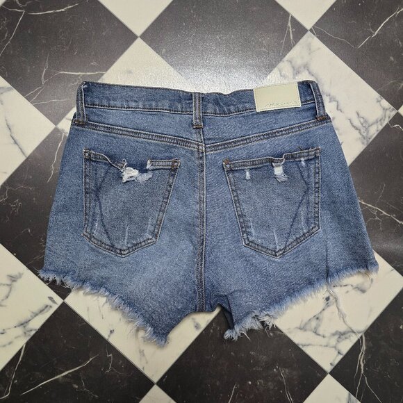 Kendall + Kylie Jean Short - Picture 2 of 5